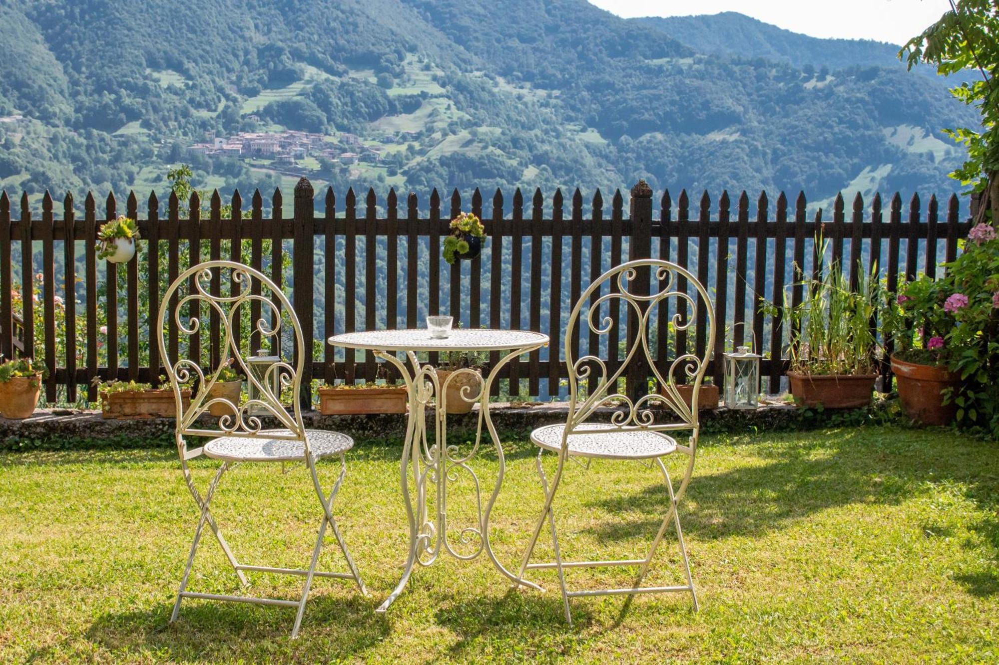 A Casa Di Gianni E Mari Bed and Breakfast Vestone Εξωτερικό φωτογραφία