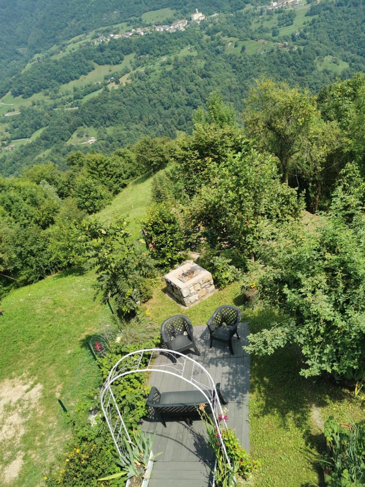 A Casa Di Gianni E Mari Bed and Breakfast Vestone Εξωτερικό φωτογραφία